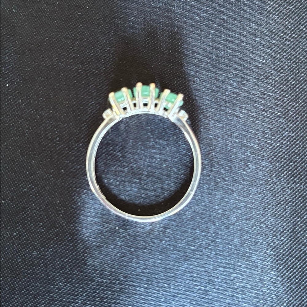 NEW Natural Stone Green Emerald Ring - Size 7 - Picture 4 of 8
